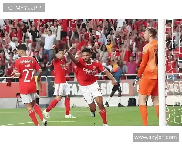 切尔西在TNT体育数据中以4-1战胜本菲卡展现强大实力与团队配合 切尔西在TNT体育数据中以4-1战胜本菲卡展现强大实力与团队配合